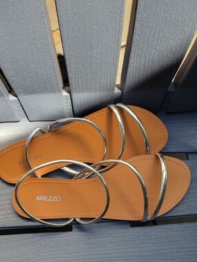 Arezzo ~Women's Mikayla Round Toe Flat Sandals